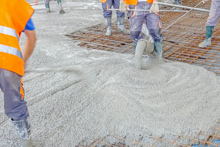 Laying of floor screed